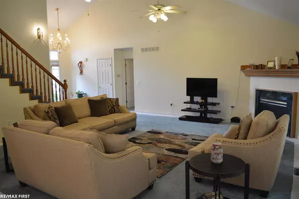 Shelby Twp, MI 48315,11653 Cedarwood