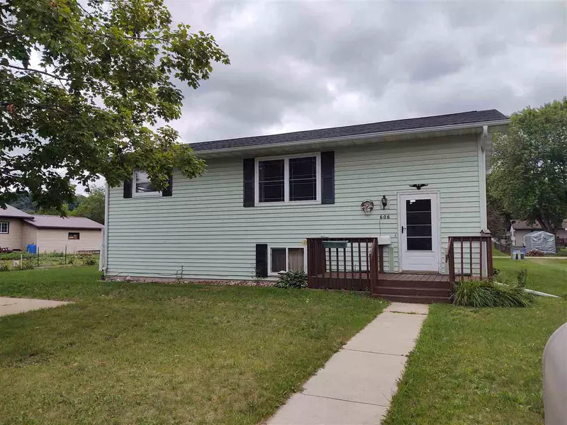 606 East DuBay St, Boscobel, WI 53805