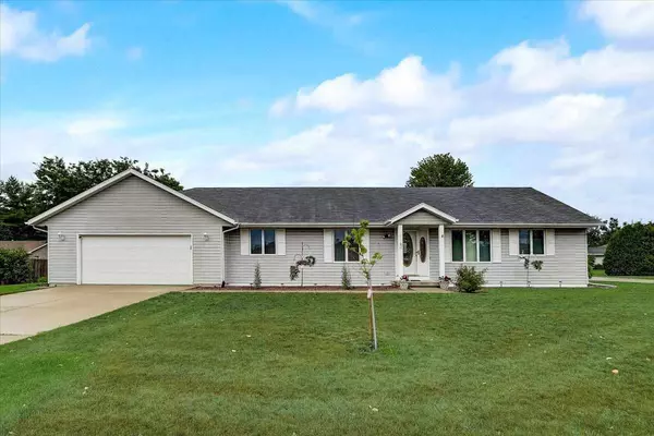 3117 Glenbarr Dr, Janesville, WI 53548