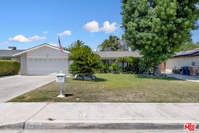 4604 Woodmere Dr, Bakersfield, CA 93313