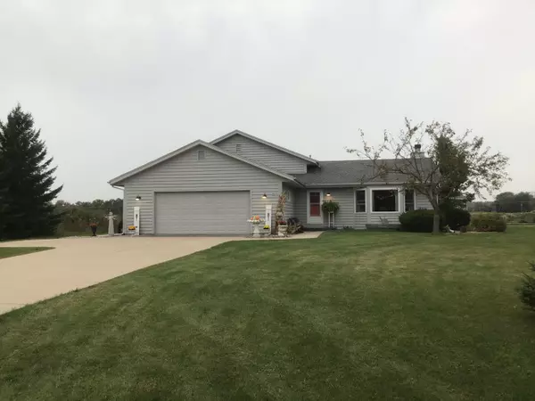 W259N9459 Riverview Dr, Lisbon, WI 53017