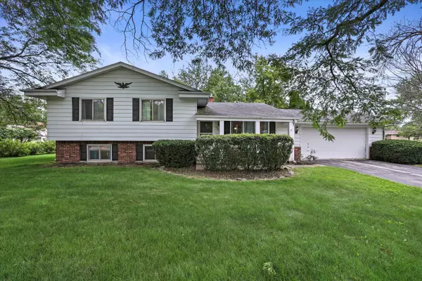 W238N6795 Laurie Ln, Sussex, WI 53089