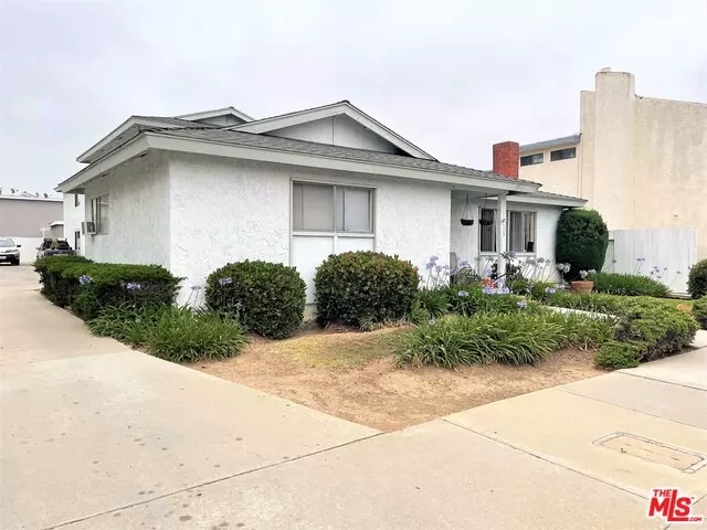 16682 Blanton Ln, Huntington Beach, CA 92649