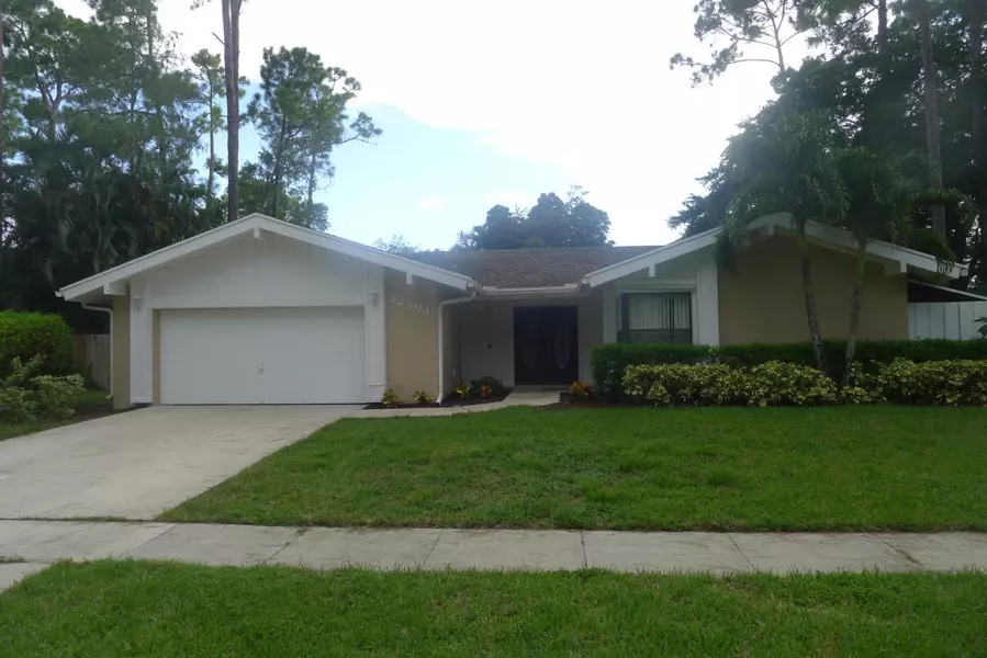 12394 Sawgrass CT, Wellington, FL 33467