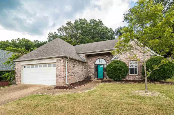 175 VILLAGE DR, Oakland, TN 38060