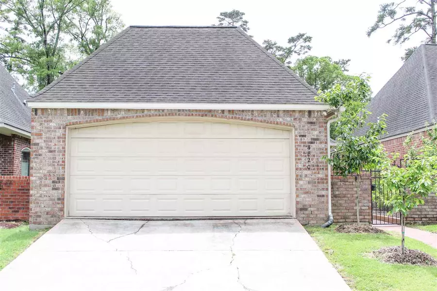 4820 FLEUR PLACE, Denham Springs, LA 70726