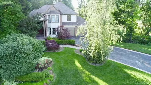 Lake Orion, MI 48362,999 Indian Ridge