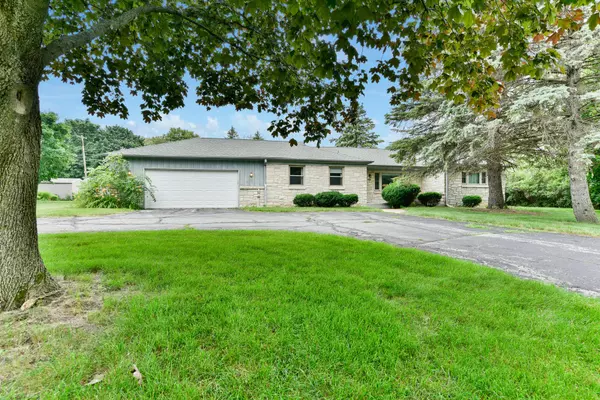 3265 Burlawn Pkwy,  Brookfield,  WI 53005