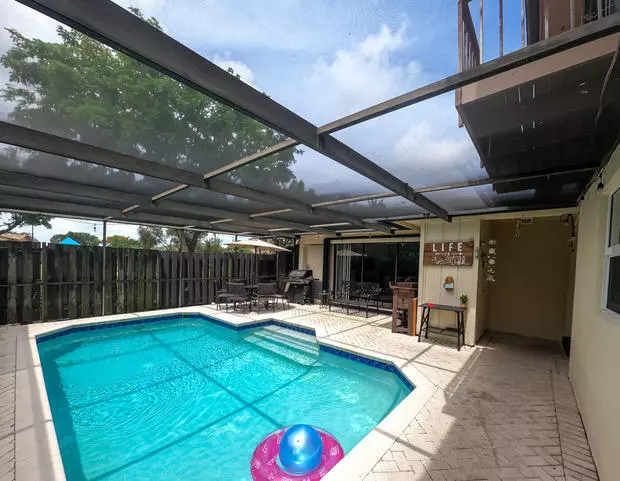 4267 S Landar DR, Lake Worth, FL 33463