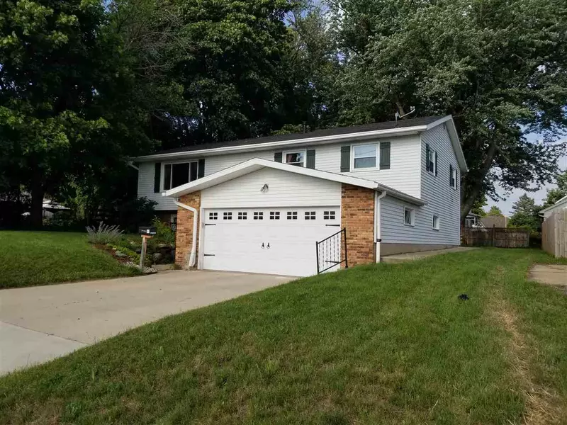 117 S Gjertson St, Stoughton, WI 53589-2037