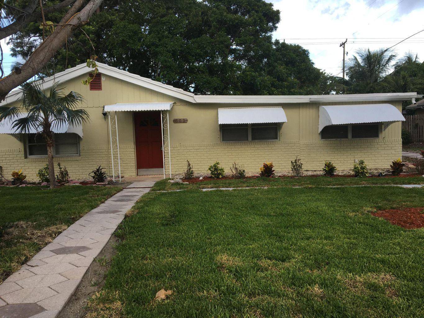 609 NW 7th CT, Boynton Beach, FL 33426