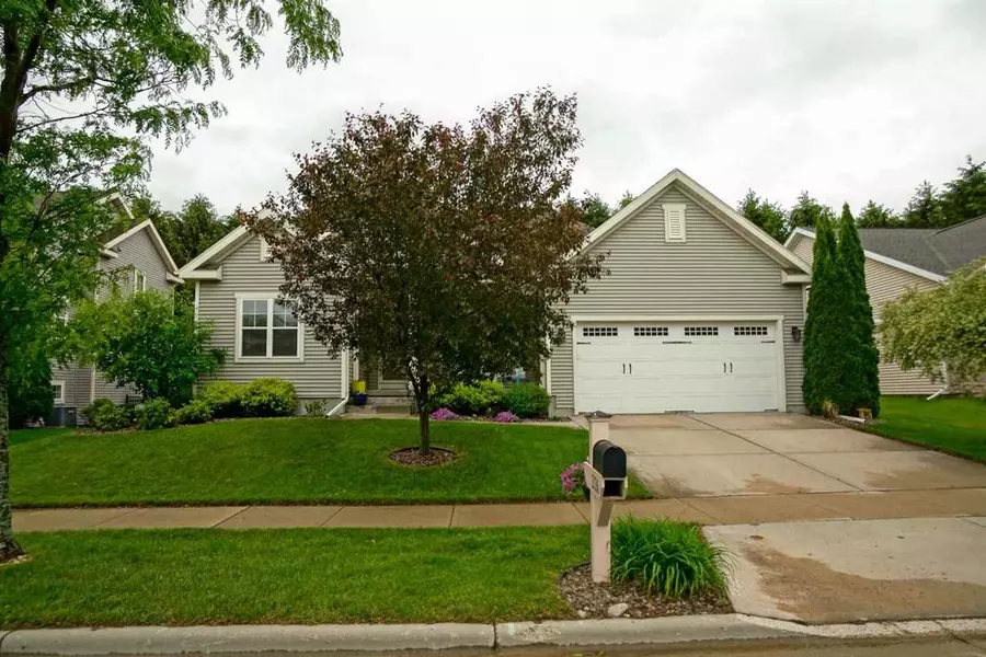 2326 Jeffy Tr, Madison, WI 53719