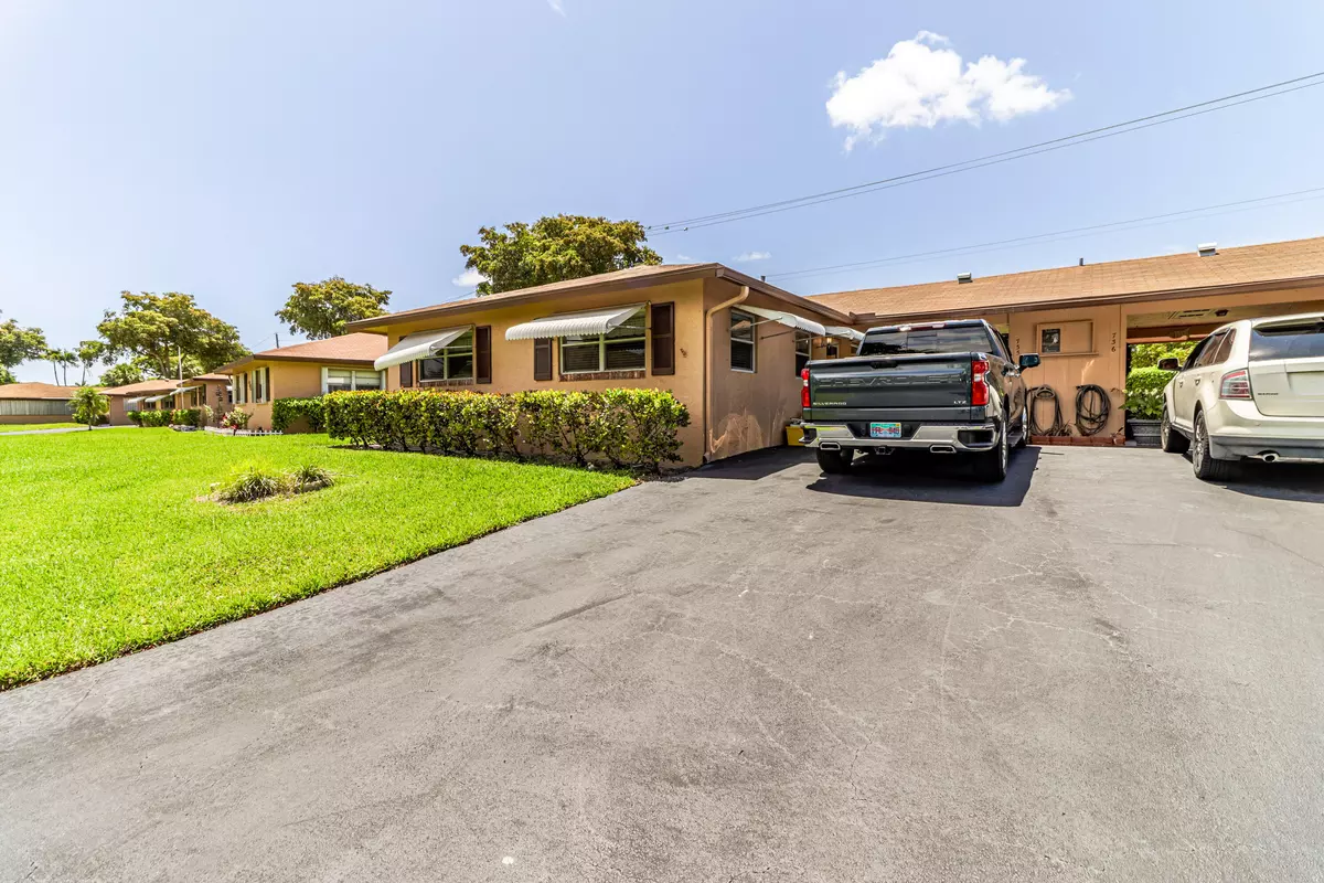 Delray Beach, FL 33445,735 Whippoorwill LN