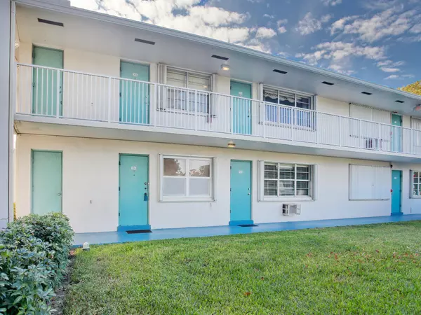 Boynton Beach, FL 33435,580 W Horizons 104