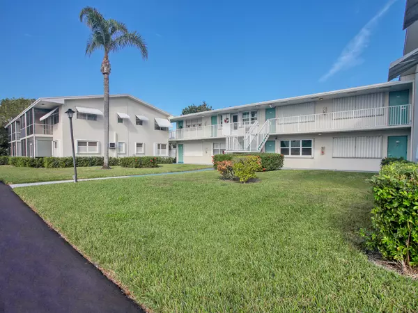 Boynton Beach, FL 33435,580 W Horizons 104