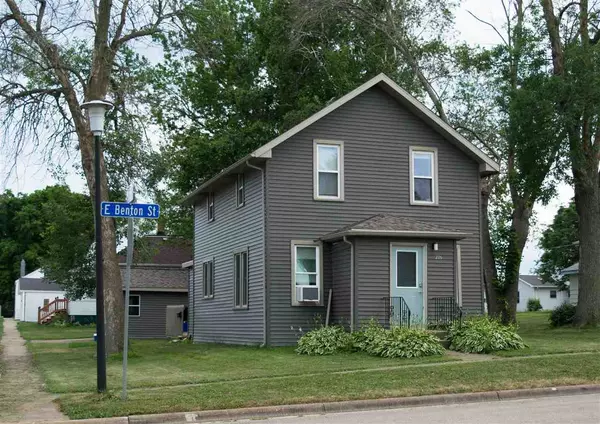 216 E Benton St, Cuba City, WI 53807