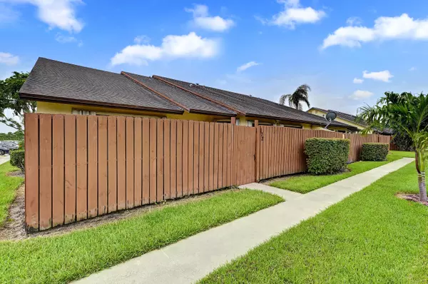 Palm Springs, FL 33461,172 Springdale CIR 17-B