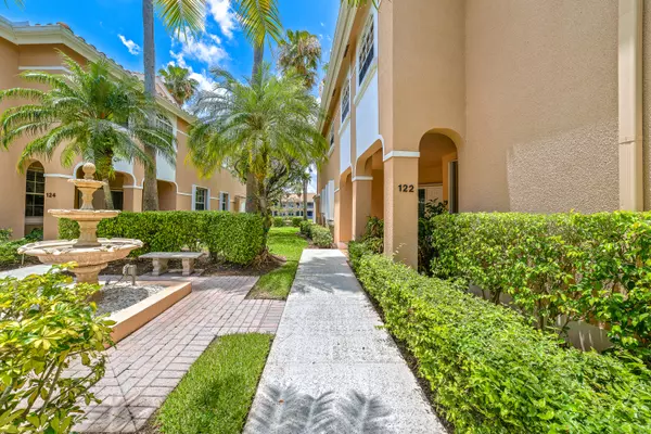 122 Legendary CIR, Palm Beach Gardens, FL 33418