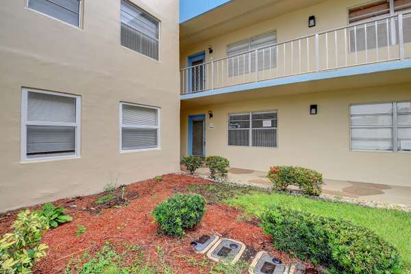 197 E Burgundy, Delray Beach, FL 33484