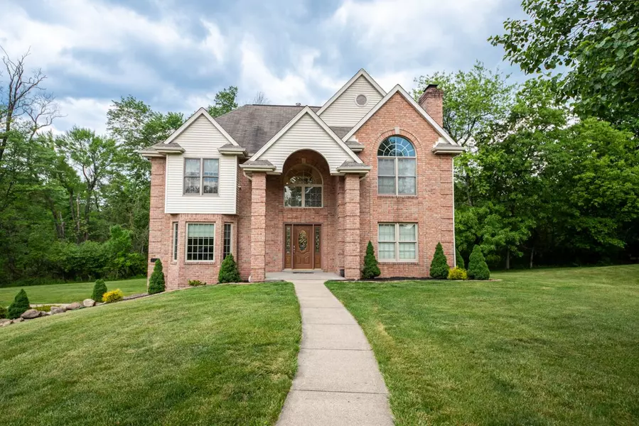 117 Lost Lake Ct, Mars, PA 16046