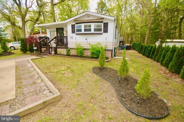 81 SKYLINE DR, Sicklerville, NJ 08081