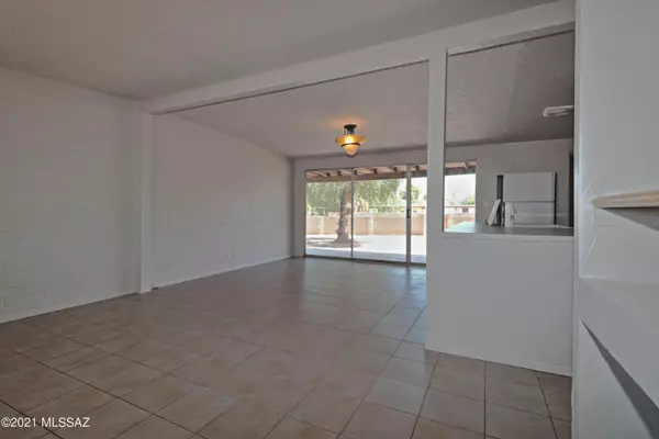 Tucson, AZ 85710,8141 E Beverly Street