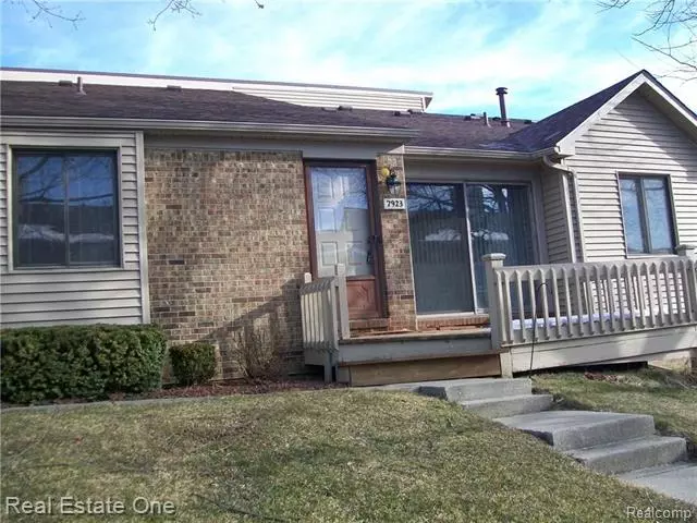 7923 LAWRENCE, West Bloomfield Twp, MI 48322