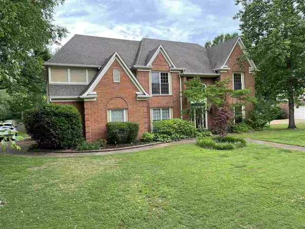 2100 OAKLAWN LN, Germantown, TN 38139