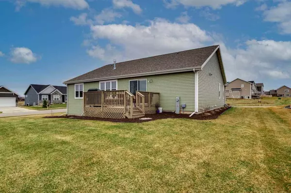 Middleton, WI 53562,9904 Shining Willow St