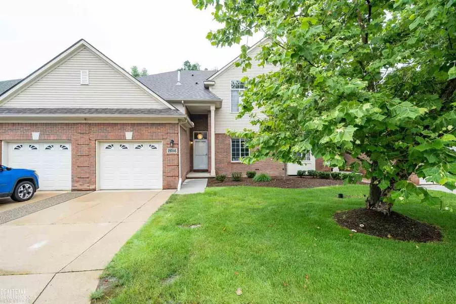 29346 Woodpark Circle, Warren, MI 48092