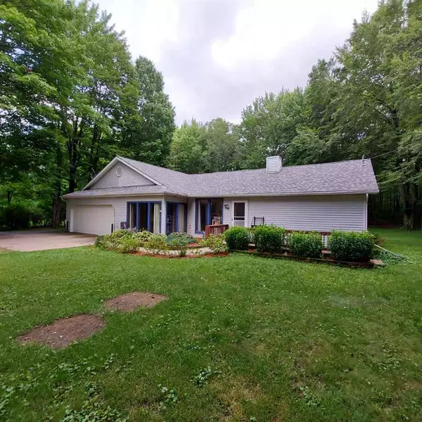 3213 W North County Line, Farwell, MI 48622