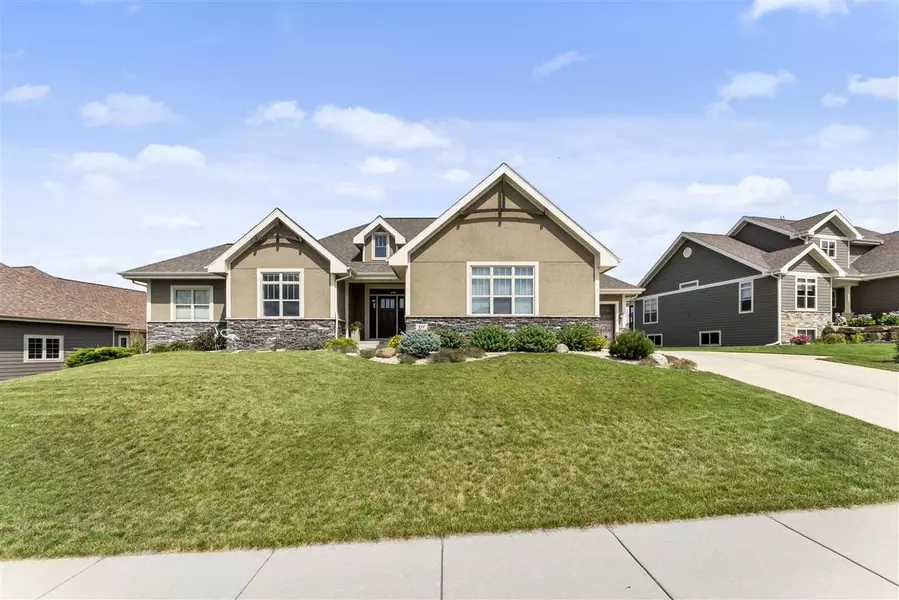 858 Alpine Pky, Oregon, WI 53575