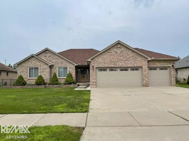 52457 SAVANNAH, Chesterfield, MI 48047