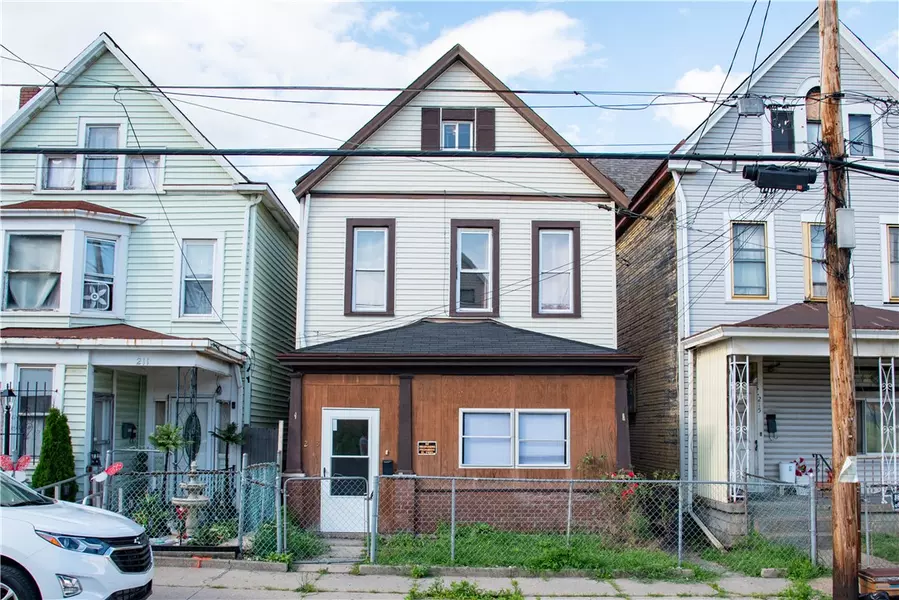 213 Comrie Ave, Braddock, PA 15104