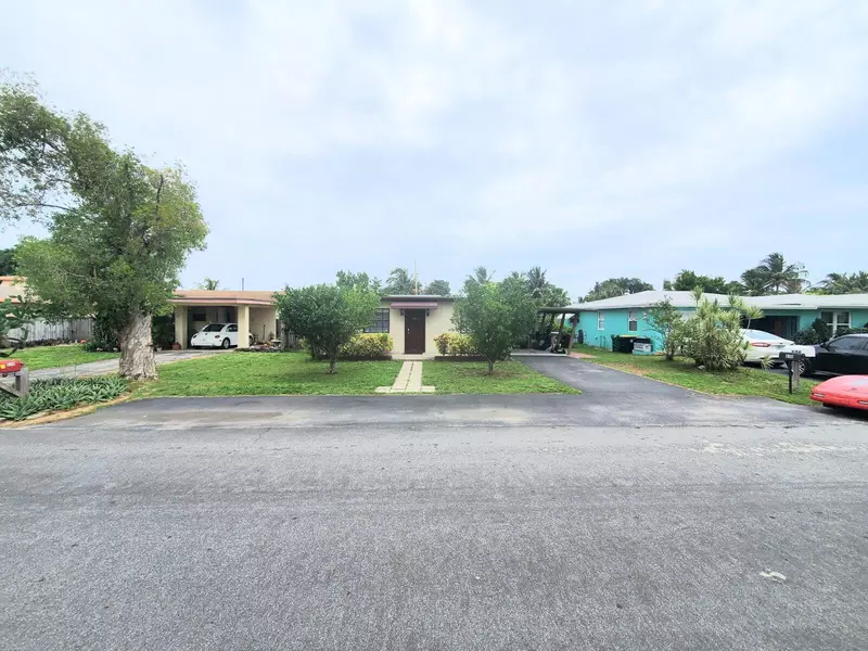 610 NW 8 ST, Dania Beach, FL 33004