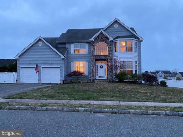 2 ADRIFT AVE, Barnegat, NJ 08005