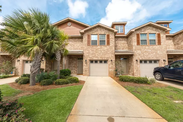 2068 Wilsons Plover Circle, Navarre, FL 32566