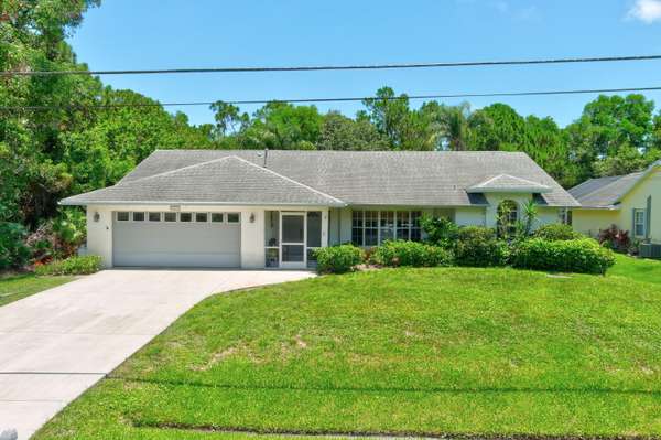 4988 NW Flintstone AVE, Port Saint Lucie, FL 34983