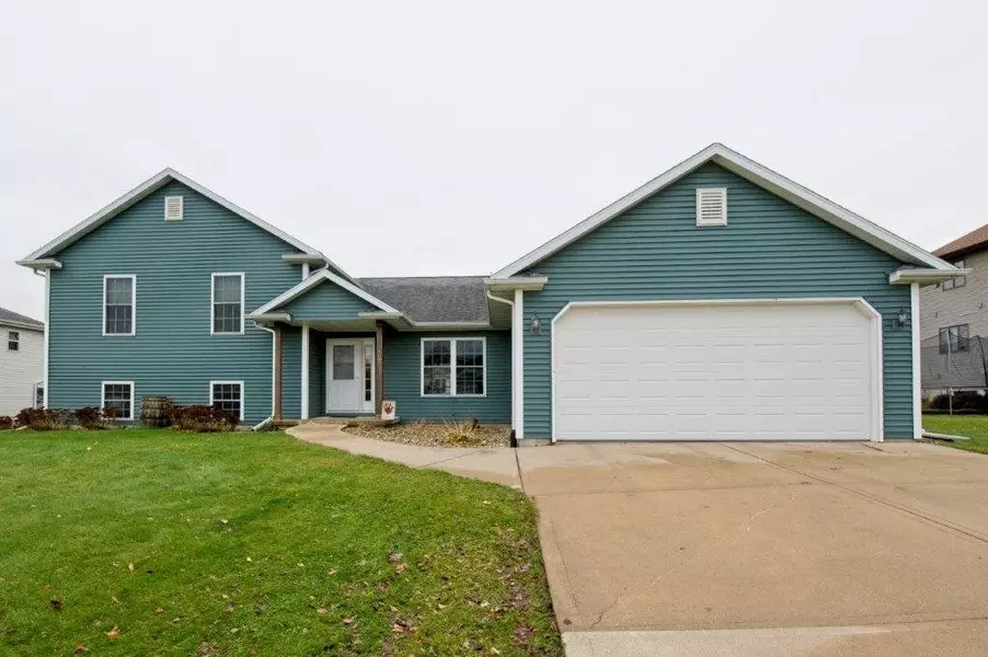 403 Sunset Dr, Lodi, WI 53555