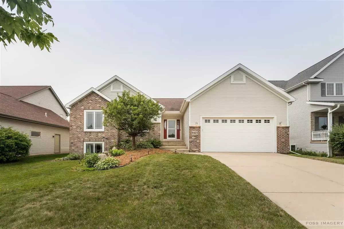 Middleton, WI 53562,9423 White Fox Ln