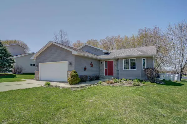 317 SPRINGVIEW DR, Marshall, WI 53559