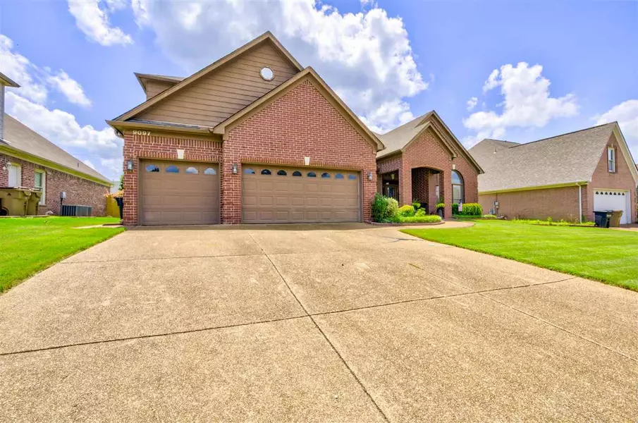 9097 E SUTTERSMILL CV, Unincorporated, TN 38016