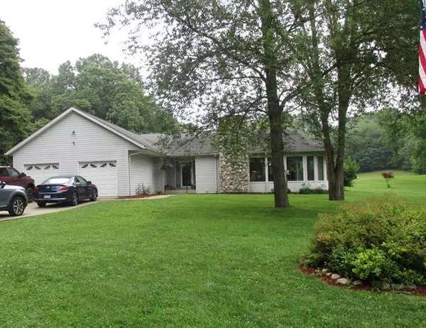 1253 Carberry Road, Howard Twp, MI 49120