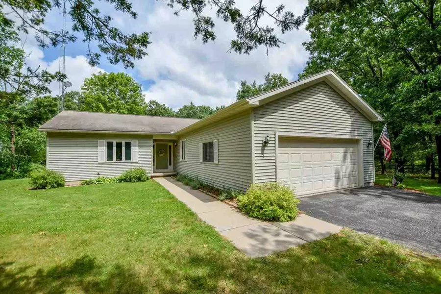 E10160 Antler Ct, Reedsburg, WI 53959