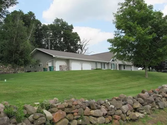 N9302 Old Hwy 22, Pardeeville, WI 53954