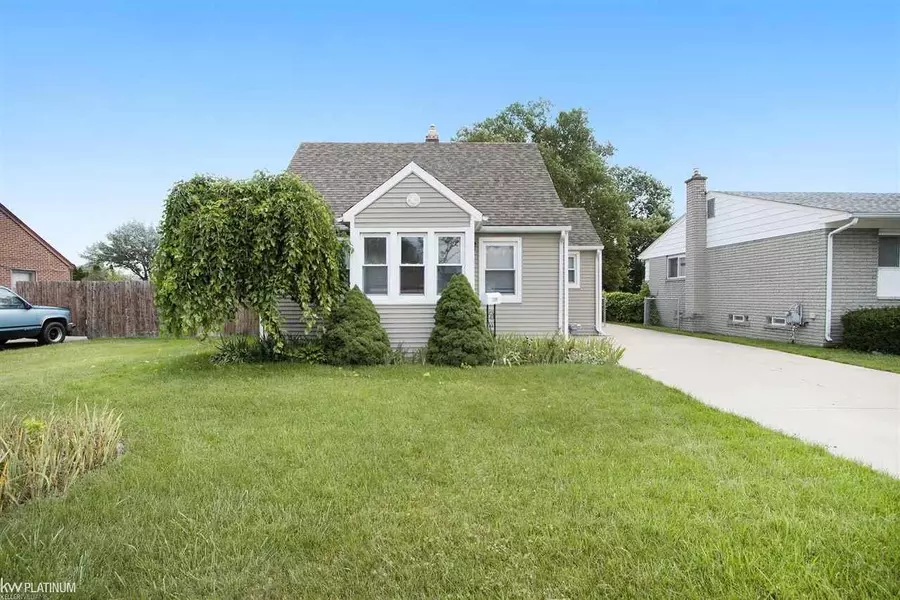 33580 Otto, Fraser, MI 48026