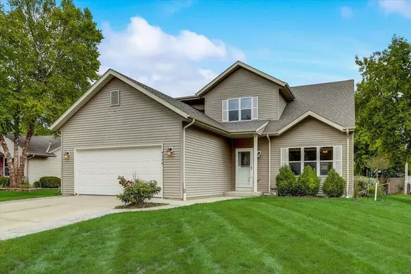 4354 S 50th St, Greenfield, WI 53220