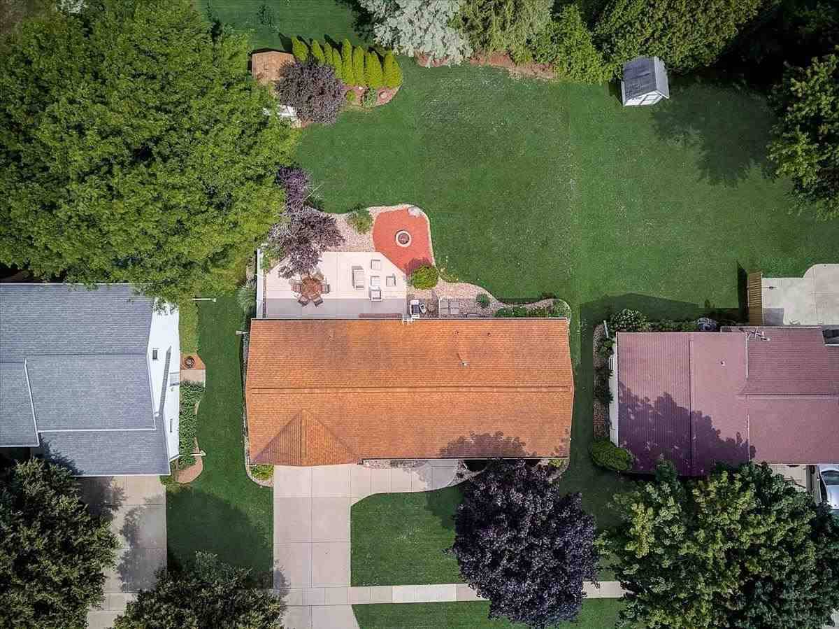 Waunakee, WI 53597,1006 S Holiday Dr