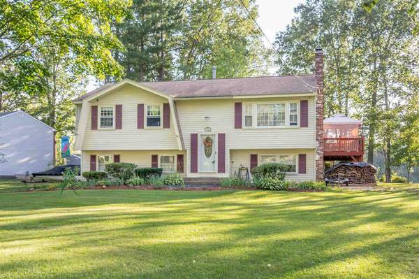 8 Watersedge DR, Hudson, NH 03051