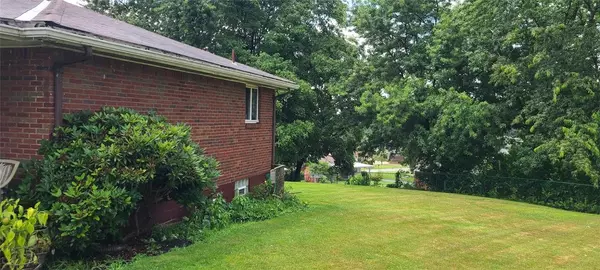 Elizabeth, PA 15037,122 Skyvue Dr